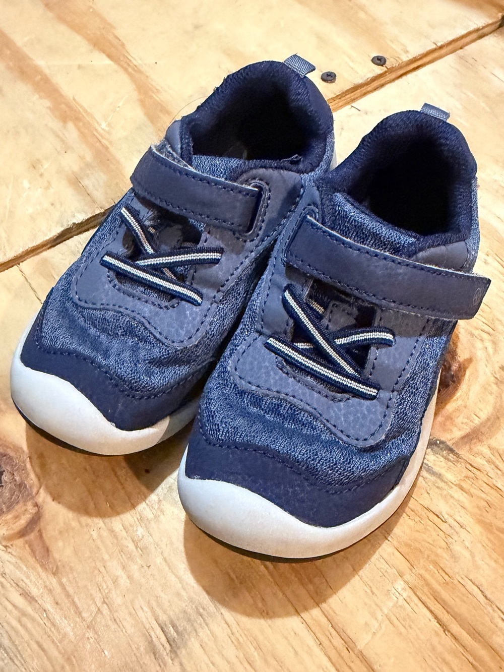 Stride Rite Navy and White Kids Velcro Sneakers winslow 2.0 sneaker